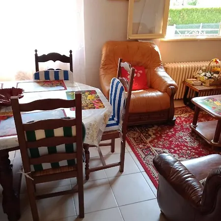 Дом отдыха Maison Entiere Garage Et Parking