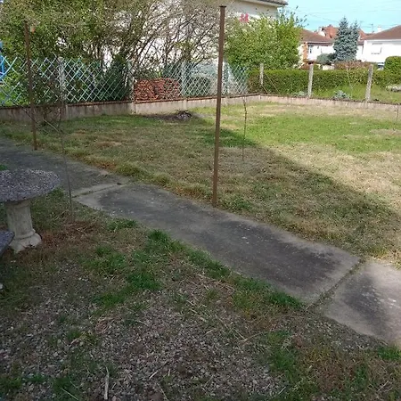 Дом отдыха Maison Entiere Garage Et Parking