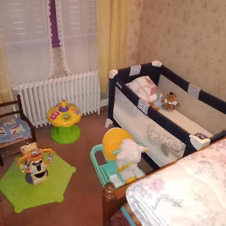 Дом отдыха Maison Entiere Garage Et Parking Монлюсон