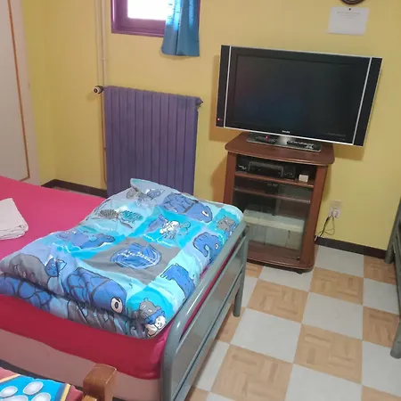 Maison Entiere Garage Et Parking Монлюсон